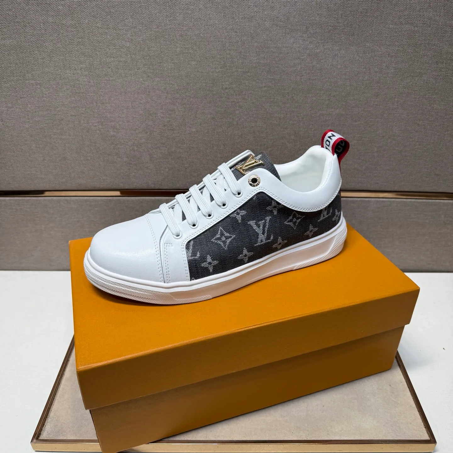 ⬛️Men's shoes 💰p400 [LV～] Men's casual shoes 2025z cabinet sales simultaneously 🔶Size: 38-44#️⃣ 🔷3 colors🔜The upper is made of multi-material splicing ➕Genuine leather lining, comfortable and breathable, sole: original comfortable and wear-resistant outsole, ⚠️real thing📱photographed🎬real thing is better📢📢📢